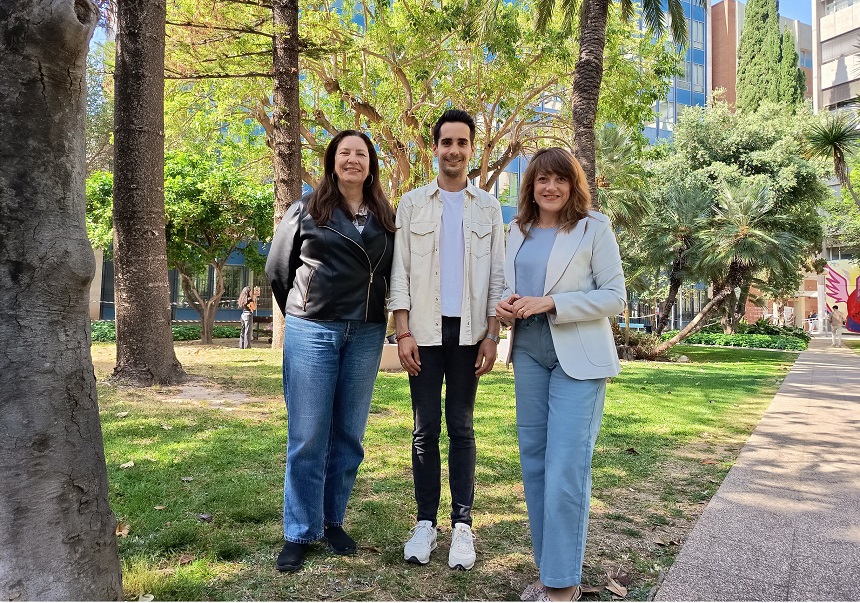 D’esquerra a dreta: Dolores Pitarch, Javier Serrano i Maria Josep Picó.